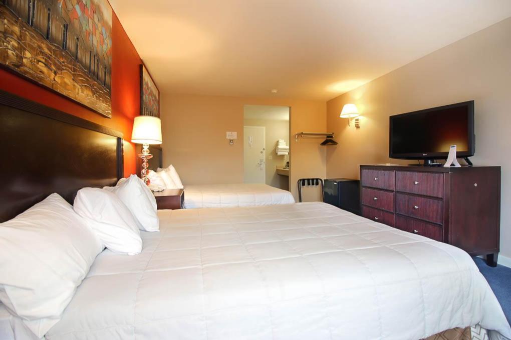 The Washburn Inn Bagian luar foto